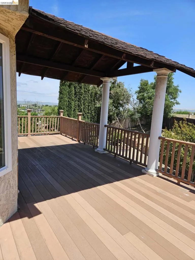 10 live Oak Pittsburg, CA 94565