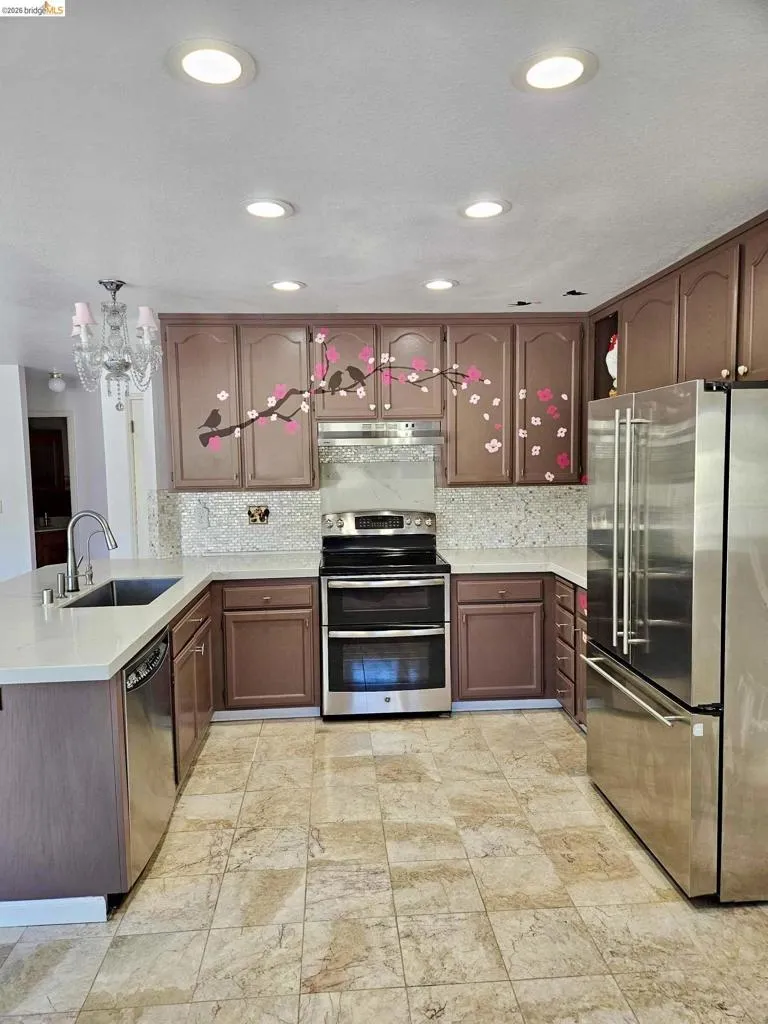 10 live Oak Pittsburg, CA 94565