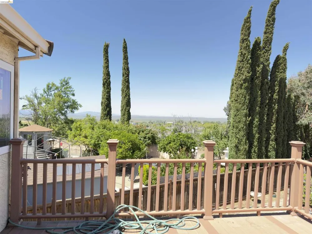 10 live Oak Pittsburg, CA 94565