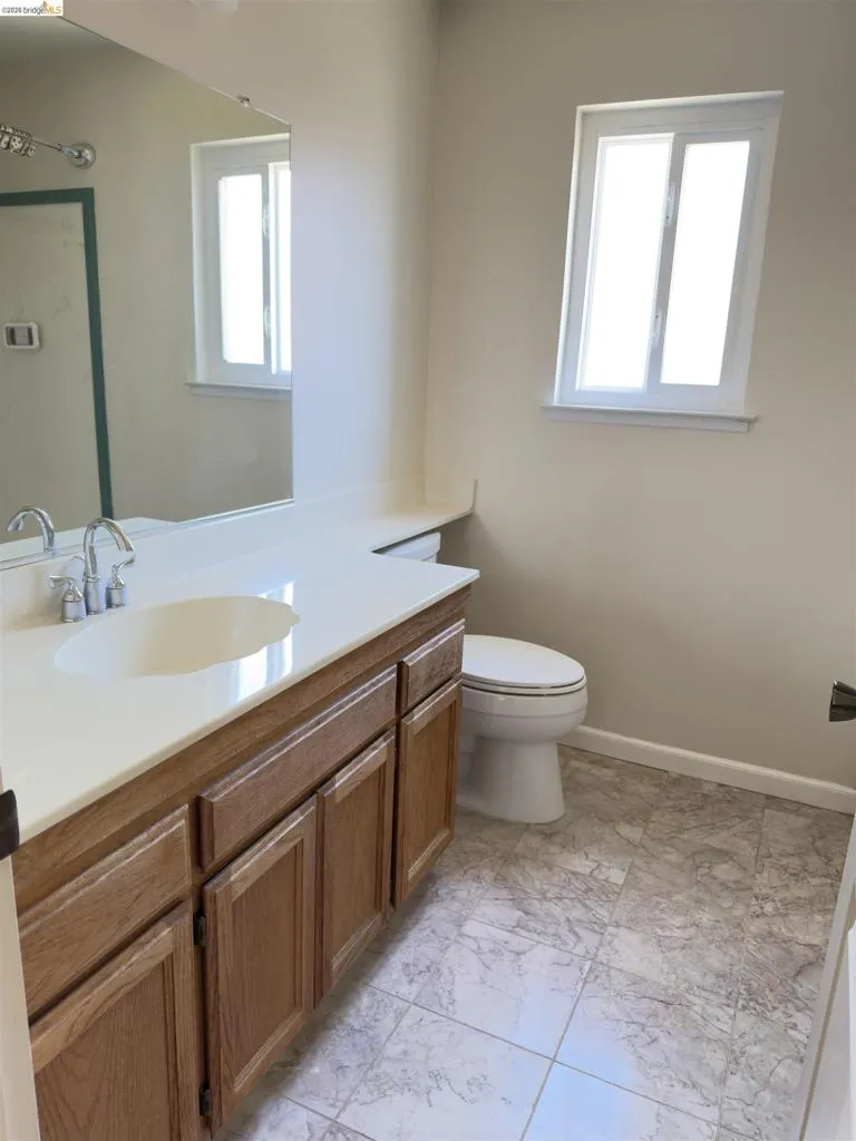 10 live Oak Pittsburg, CA 94565