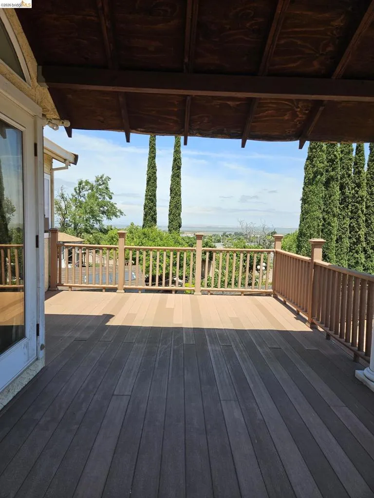 10 live Oak Pittsburg, CA 94565
