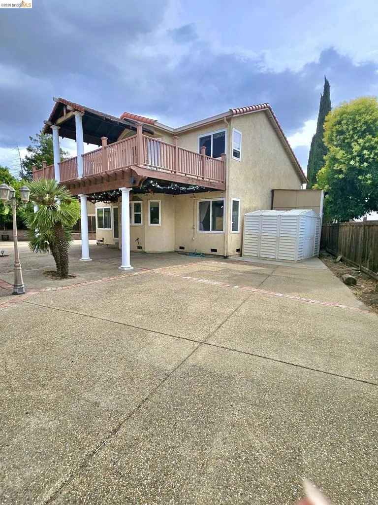 10 live Oak Pittsburg, CA 94565