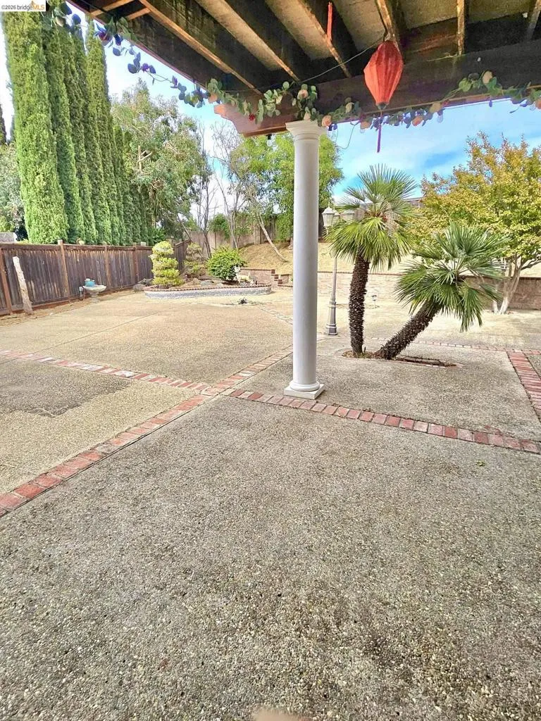10 live Oak Pittsburg, CA 94565