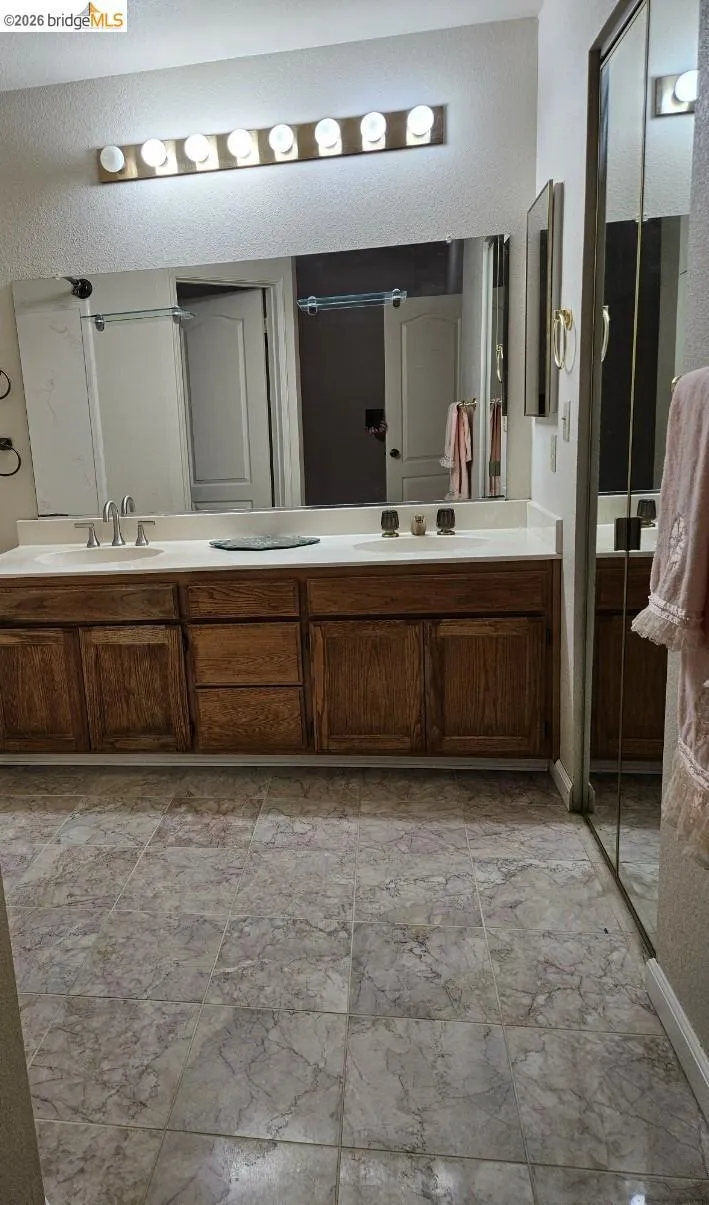 10 live Oak Pittsburg, CA 94565