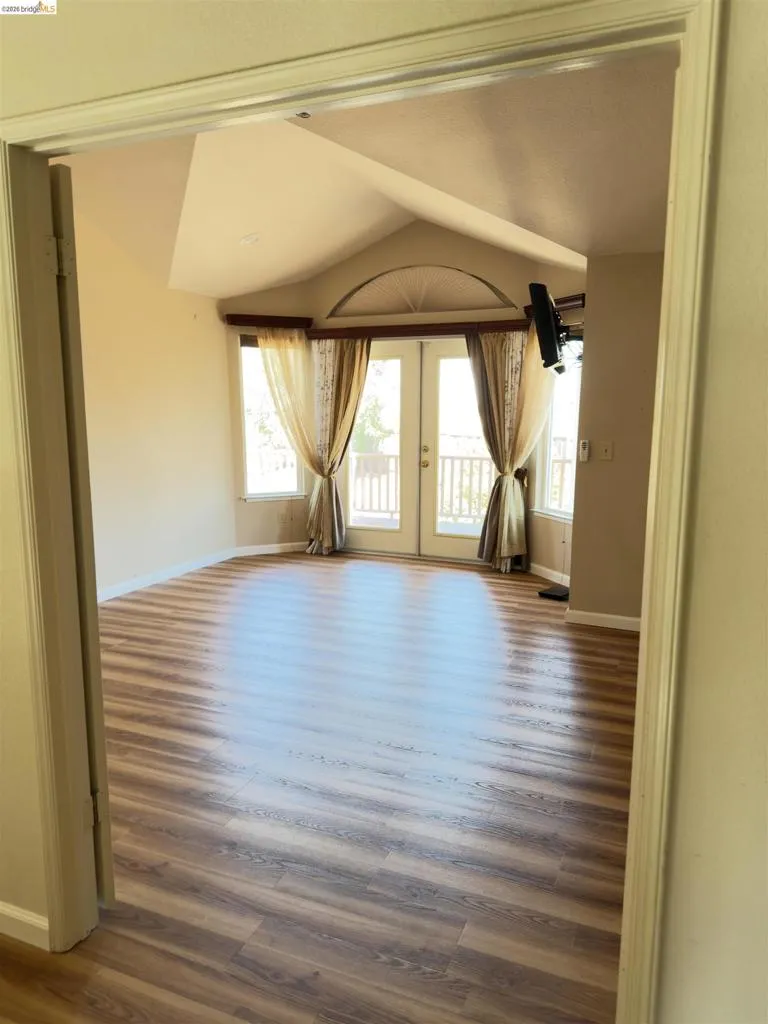10 live Oak Pittsburg, CA 94565