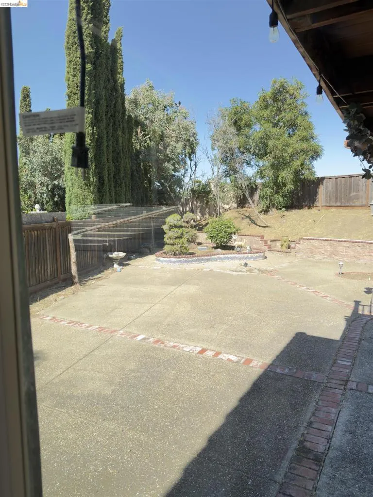 10 live Oak Pittsburg, CA 94565