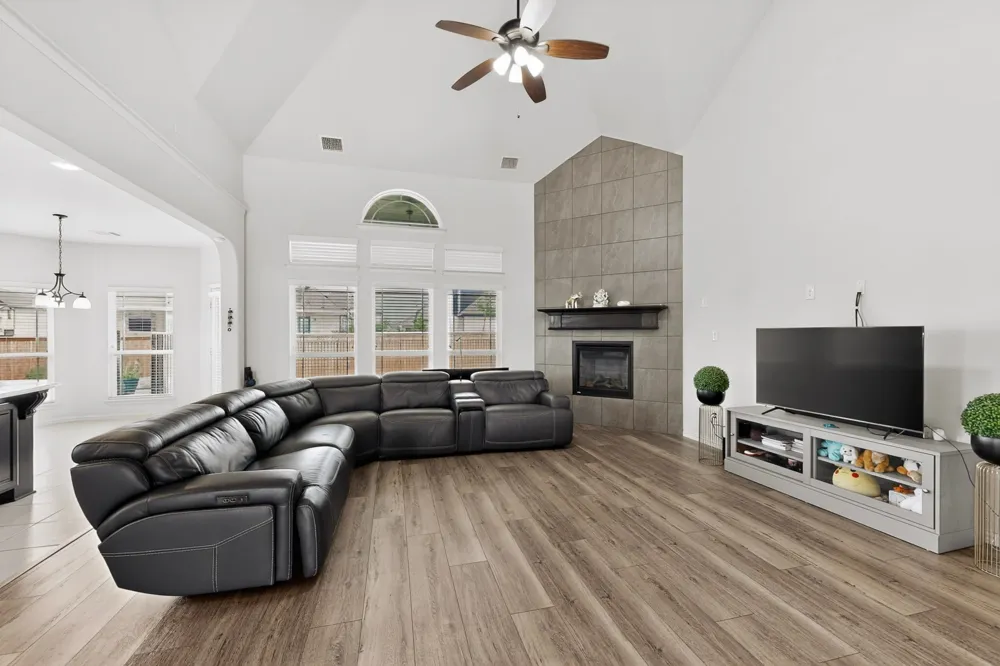 1296 Pleasant Run Drive Haslet, TX 76052