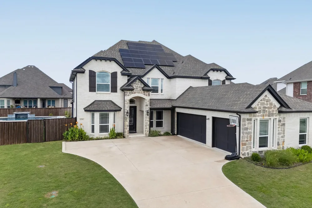 1296 Pleasant Run Drive Haslet, TX 76052