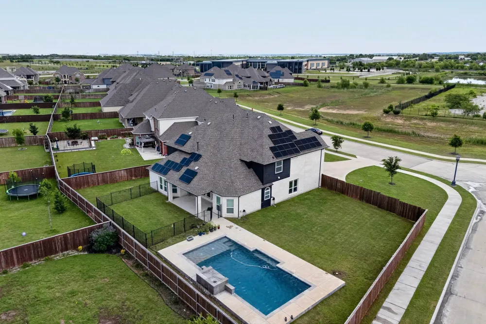 1296 Pleasant Run Drive Haslet, TX 76052