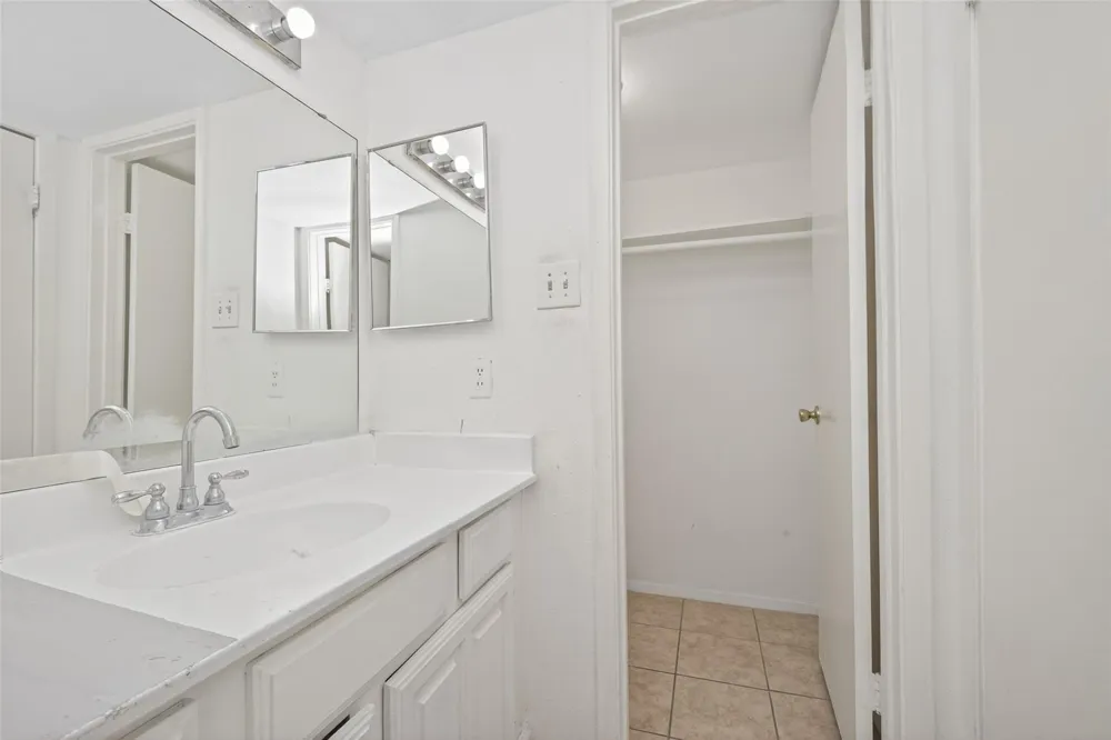6001 Reims Road #802 Houston, TX 77036