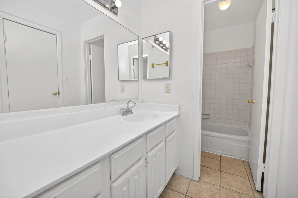 6001 Reims Road #802 Houston, TX 77036