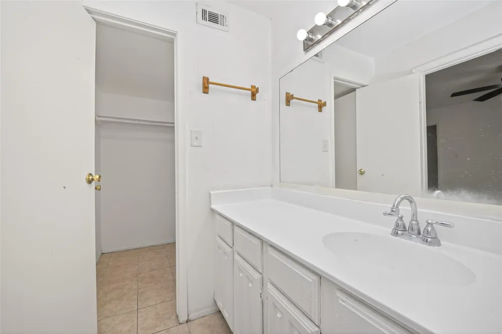6001 Reims Road #802 Houston, TX 77036