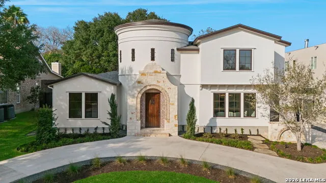 817 Garraty Rd Terrell Hills, TX 78209
