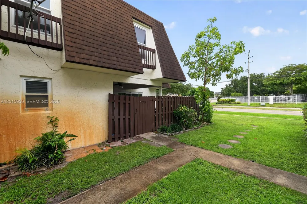 7913 Tam Oshanter Blvd #0 North Lauderdale, FL 33068