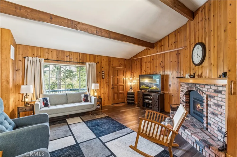 24526 Horst Drive Crestline, CA 92325