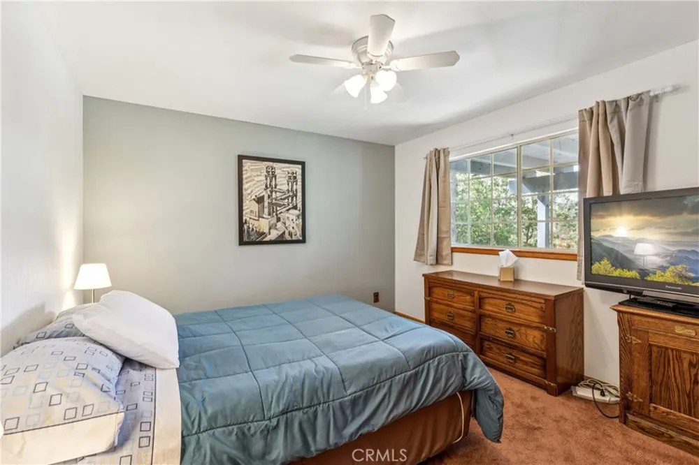 24526 Horst Drive Crestline, CA 92325