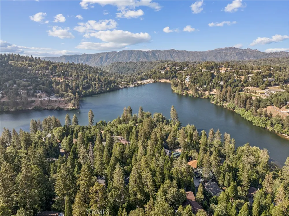 24526 Horst Drive Crestline, CA 92325