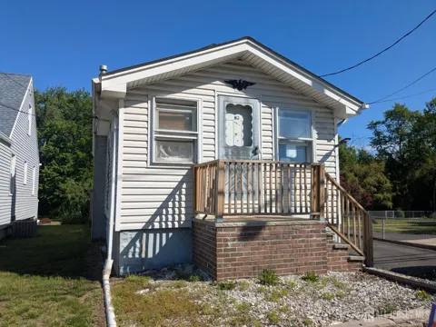 58 Manalapan Road