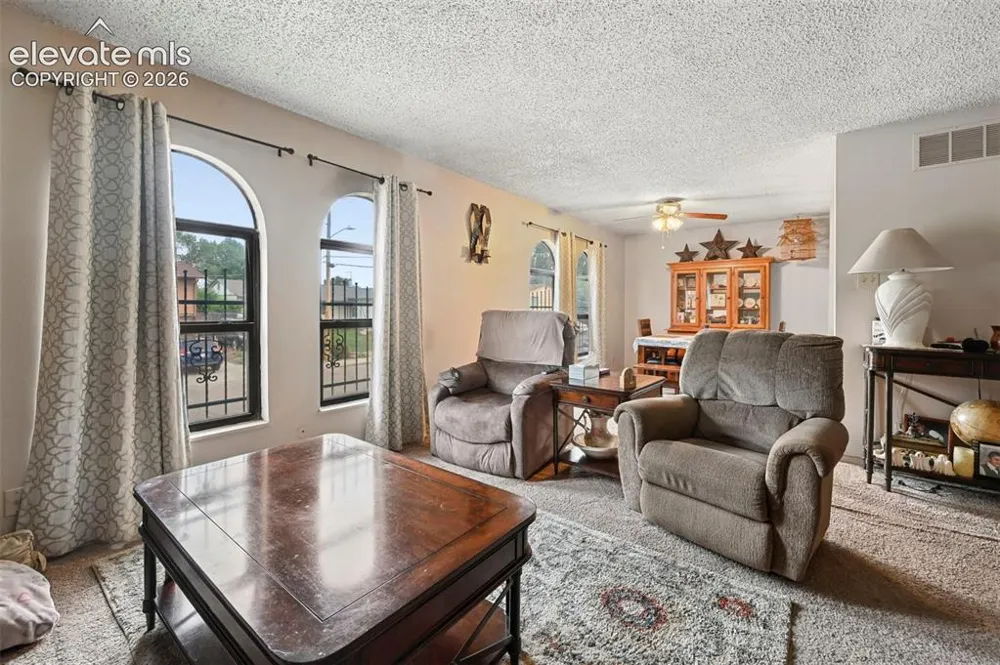 36 Wheatridge Drive Pueblo, CO 81005