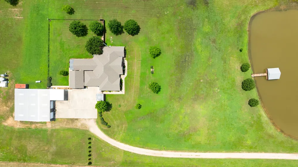 4141 Farm Road 2820 Sumner, TX 75486
