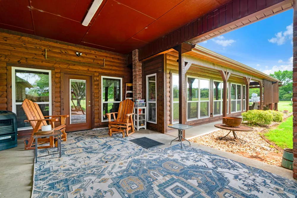 4141 Farm Road 2820 Sumner, TX 75486