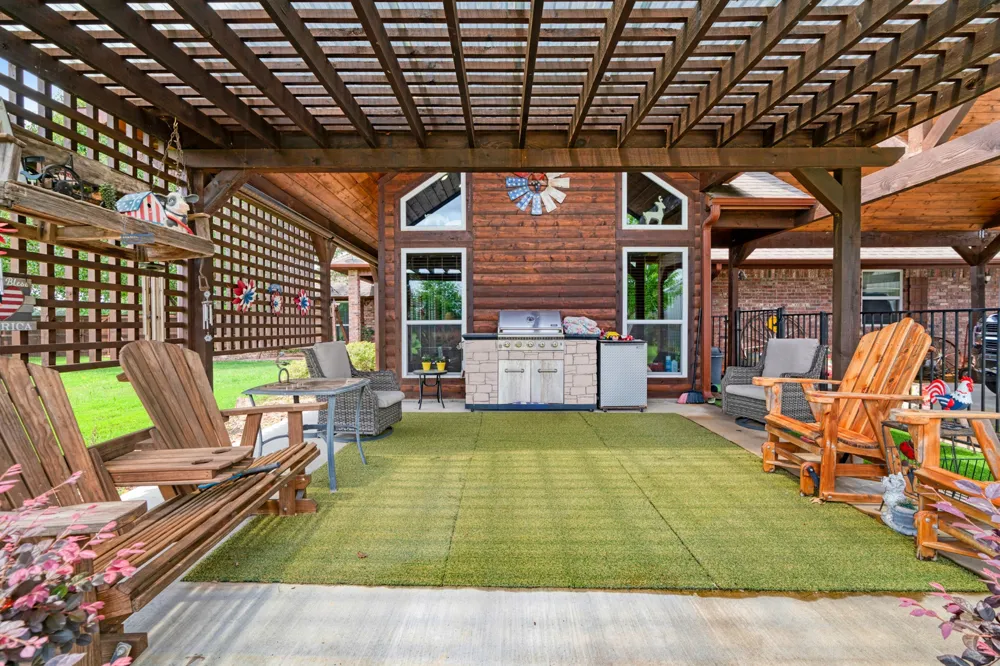 4141 Farm Road 2820 Sumner, TX 75486