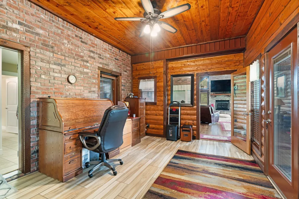 4141 Farm Road 2820 Sumner, TX 75486