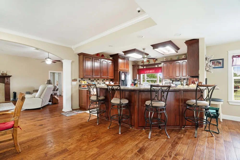 4141 Farm Road 2820 Sumner, TX 75486