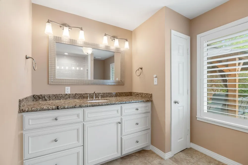 1115 Woodhill Road Houston, TX 77008
