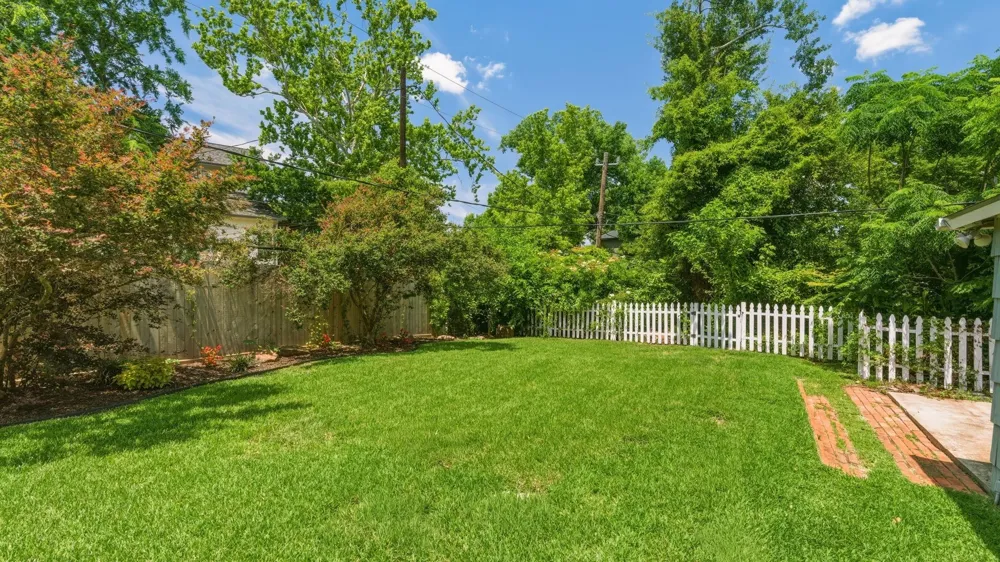 1115 Woodhill Road Houston, TX 77008