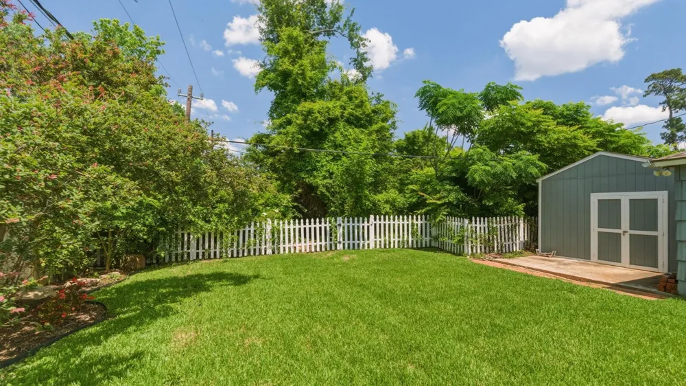 1115 Woodhill Road Houston, TX 77008
