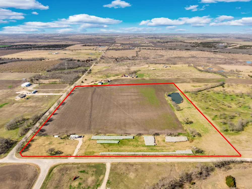 1920 Moseley Road Ennis, TX 75119