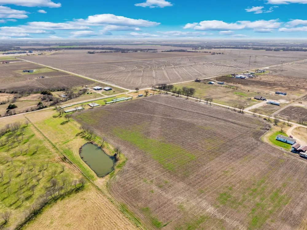 1920 Moseley Road Ennis, TX 75119