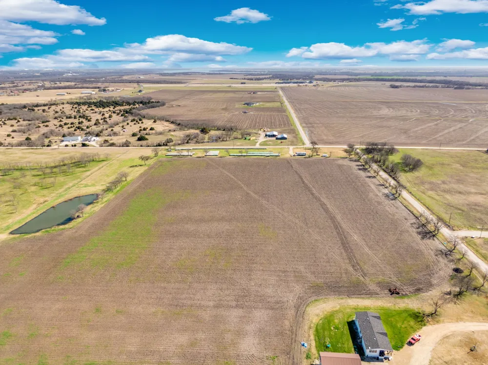 1920 Moseley Road Ennis, TX 75119