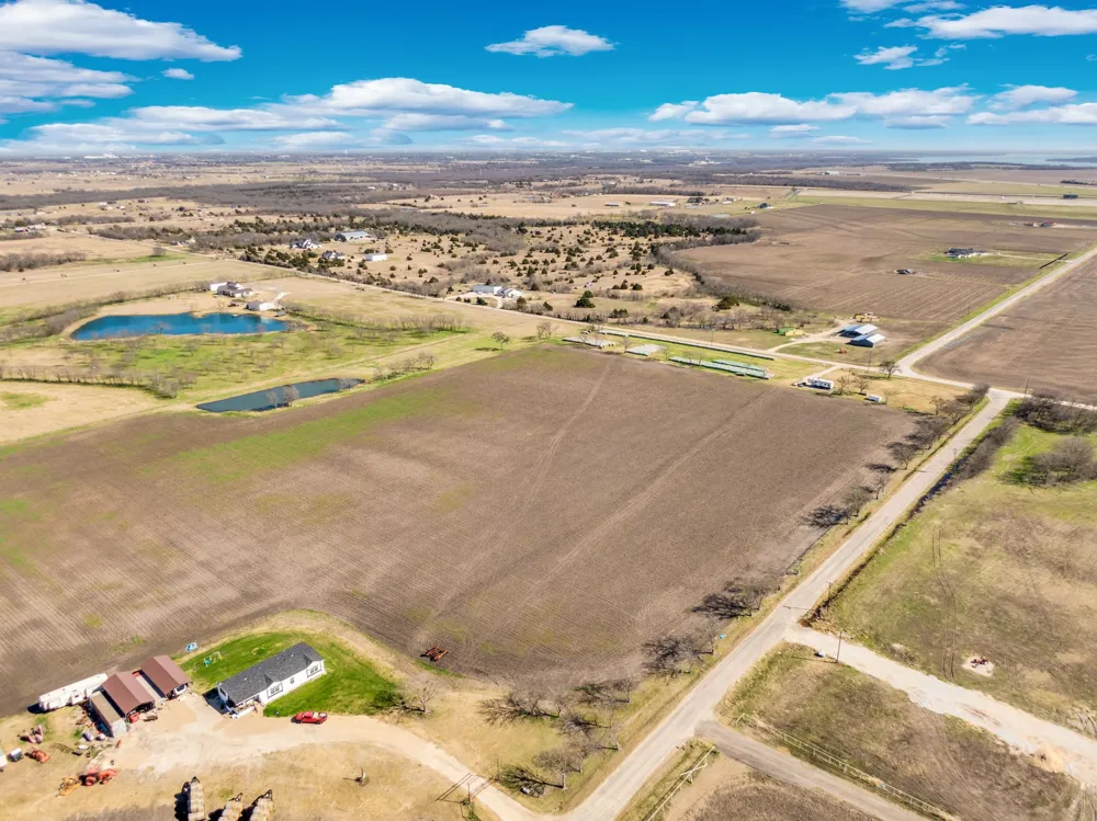 1920 Moseley Road Ennis, TX 75119