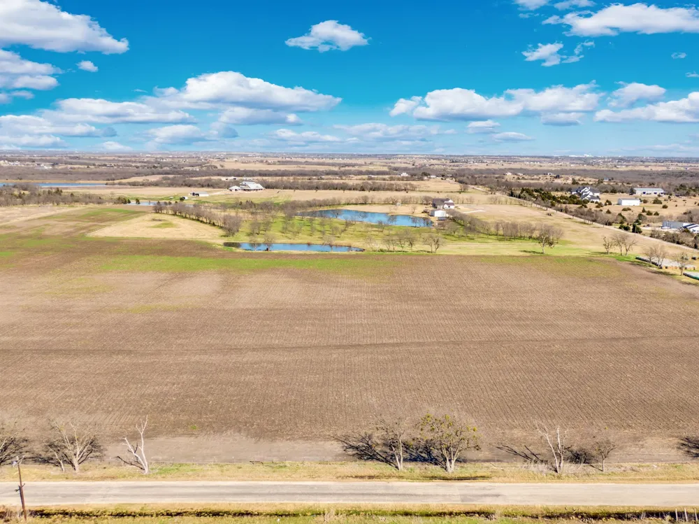 1920 Moseley Road Ennis, TX 75119