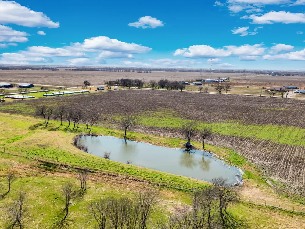 1920 Moseley Road Ennis, TX 75119