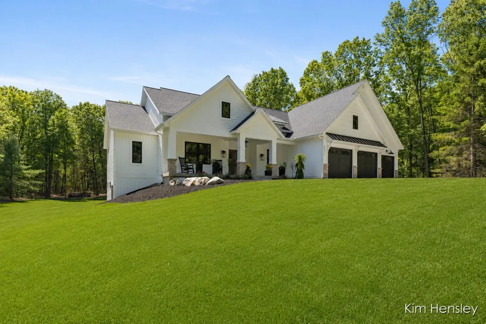 8571 Young Avenue NE Courtland Township, MI 49341