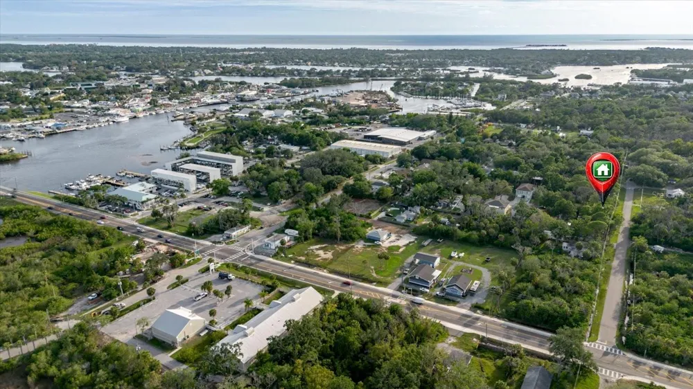 HIGHLAND AVENUE Tarpon Springs, FL 34689