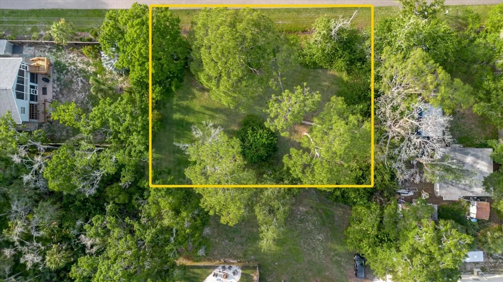 HIGHLAND AVENUE Tarpon Springs, FL 34689