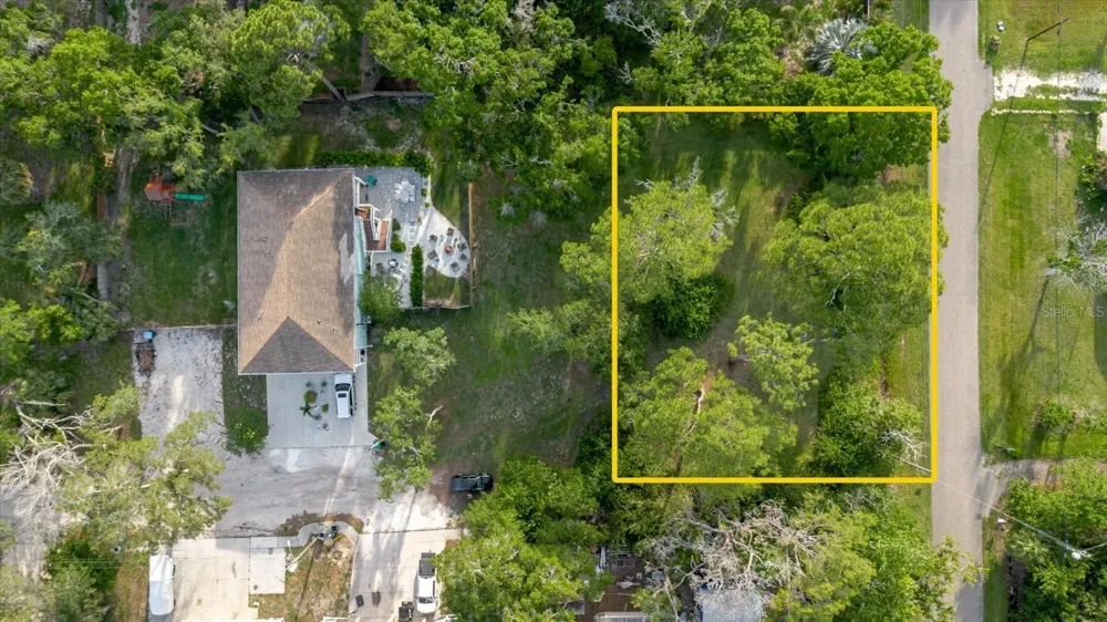 HIGHLAND AVENUE Tarpon Springs, FL 34689