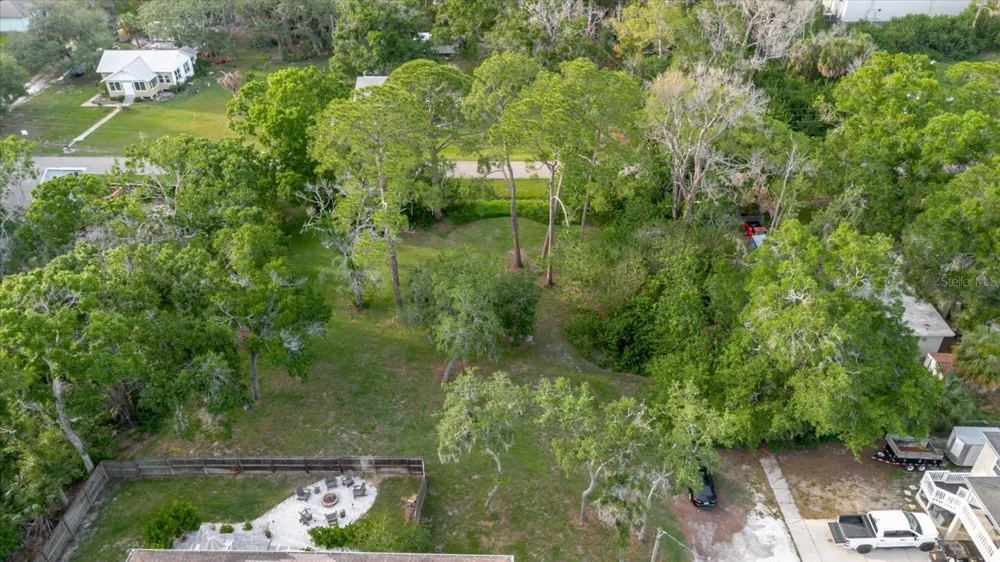 HIGHLAND AVENUE Tarpon Springs, FL 34689
