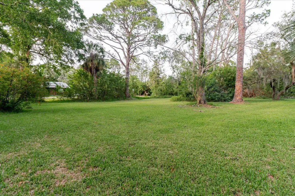 HIGHLAND AVENUE Tarpon Springs, FL 34689