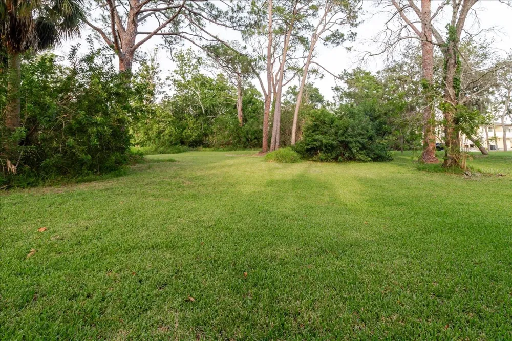 HIGHLAND AVENUE Tarpon Springs, FL 34689