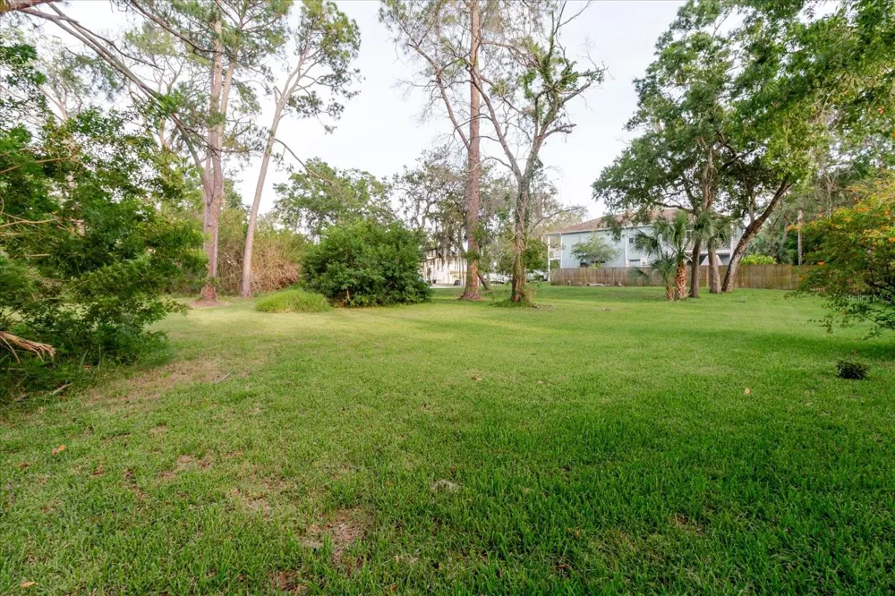 HIGHLAND AVENUE Tarpon Springs, FL 34689