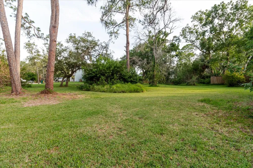 HIGHLAND AVENUE Tarpon Springs, FL 34689