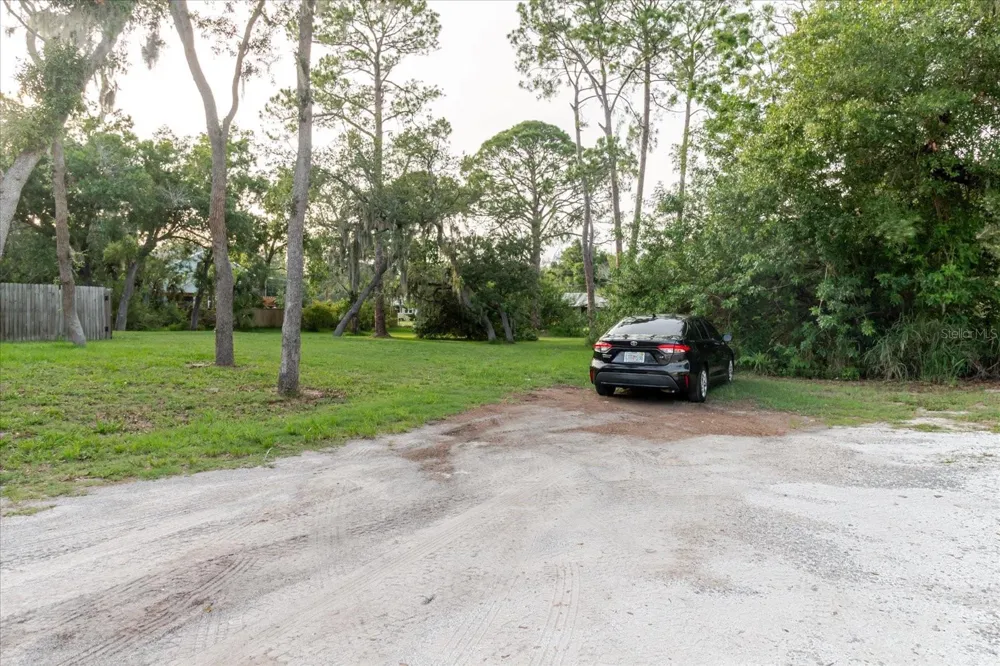 HIGHLAND AVENUE Tarpon Springs, FL 34689