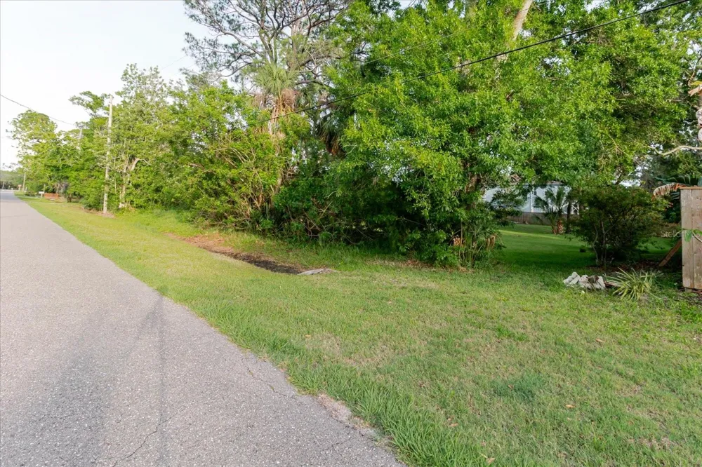 HIGHLAND AVENUE Tarpon Springs, FL 34689