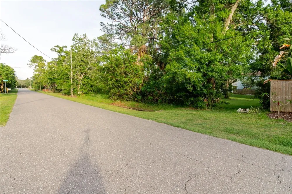 HIGHLAND AVENUE Tarpon Springs, FL 34689