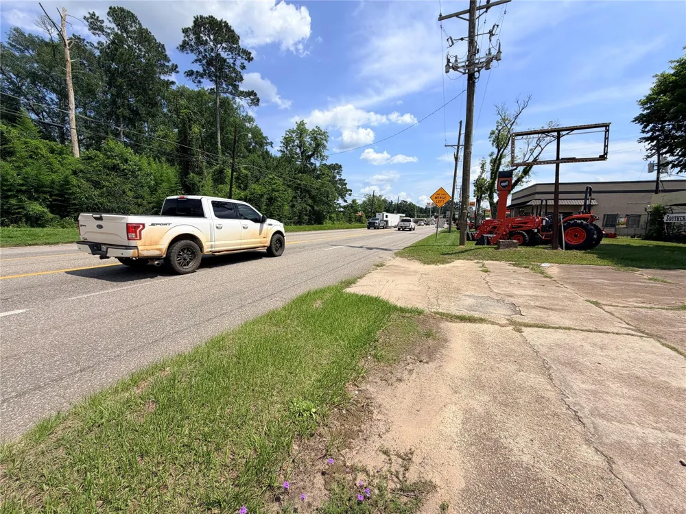 502 S Magnolia Street Woodville, TX 75979